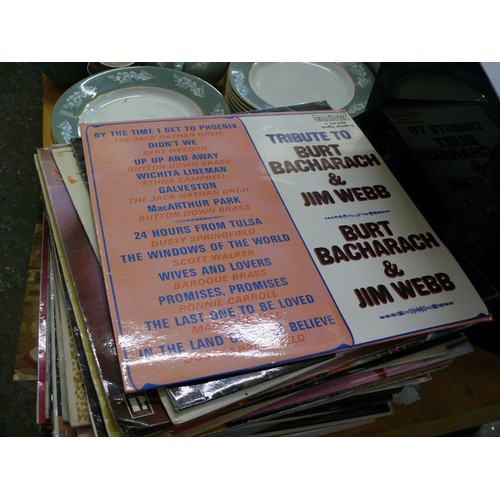195 - LARGE COLLECTION OF LP RECORDS TO INCLUDE FRANK SINATRA, TONY BENNETT, BLACK & WHITE MINSTRELS PLUS ... 