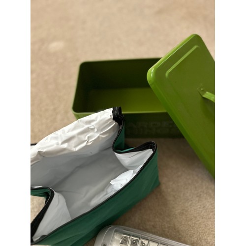 114A - A NATIONAL TRUST PICNIC SET FOR 2 WITH CHEESE BOARD, A SANDWICH COOL BAG, A TIN “MY GARDEN THINGS” A... 