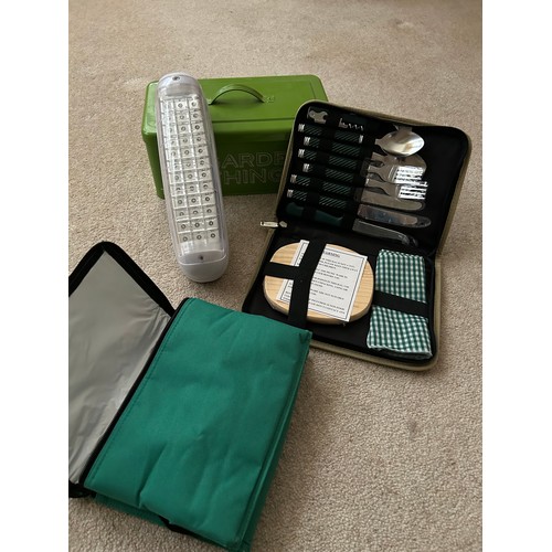 114A - A NATIONAL TRUST PICNIC SET FOR 2 WITH CHEESE BOARD, A SANDWICH COOL BAG, A TIN “MY GARDEN THINGS” A... 