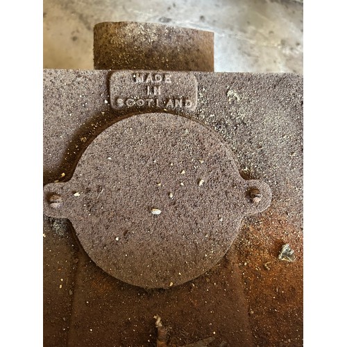 405 - An original 1930’s ‘No 1 Esse Dura’ enamelled stove for renovation or spares. Made in Scotland by Sm... 