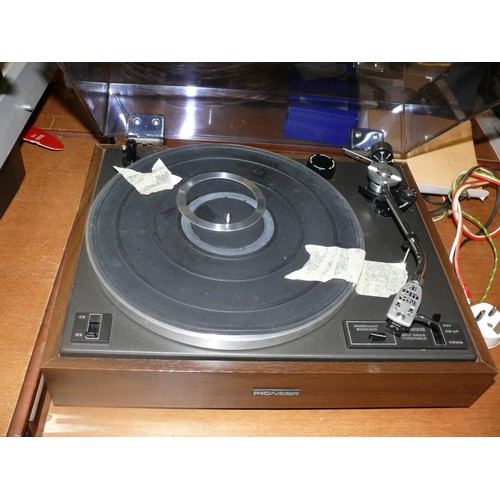 163 - Pioneer stereo turntable PL120