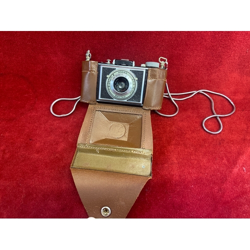 49 - Kodak Bantam Folding Camera with 47mm f4.5 Anastigmat Special lens. Complete with original brown lea... 