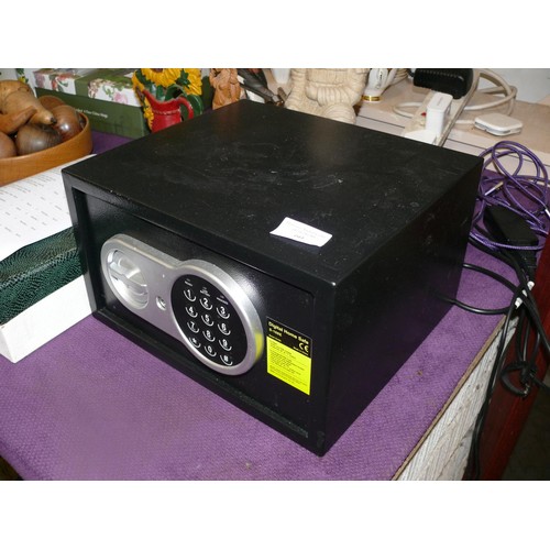 60 - Digital home safe S-168E