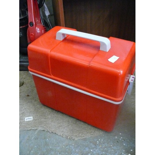 142 - Retro Red cool box