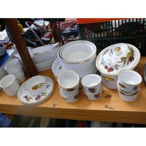 172 - Large collection of Royal Worcester Evesham china to include a tureen, oven dishes, ramekins, servin... 