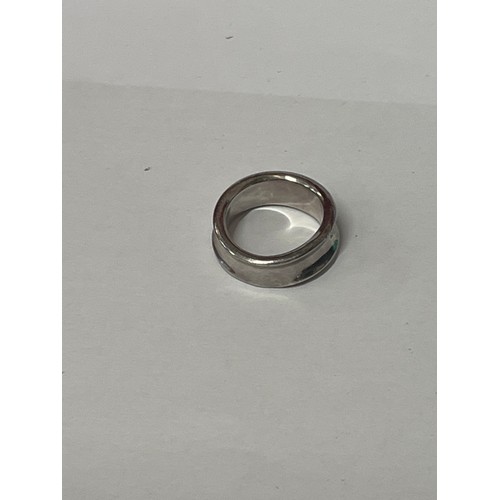 56 - 2 Pairs of 925 silver earrings and a ring in the style of Tiffany & Co