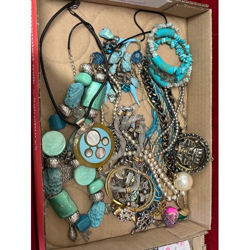 59 - 2 Trays of nice costume jewellery