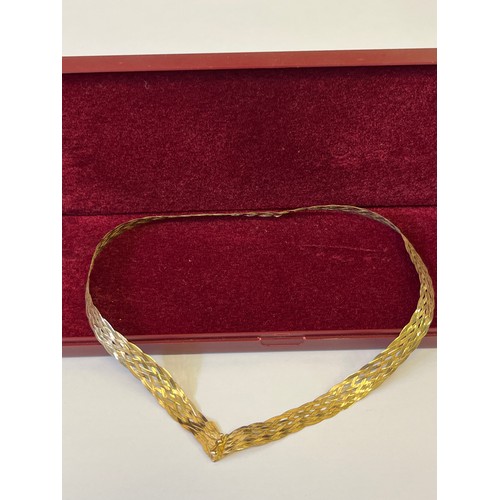 14 - a 9ct gold woven gold necklace weight 8.16 gr