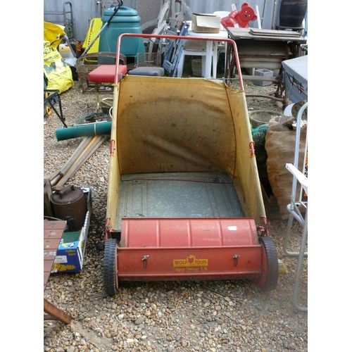 400 - Large Garden & Lawn sweep by Wolf Tools “Super Sweep UK”. Tried out on a lawn & works remarkably wel... 