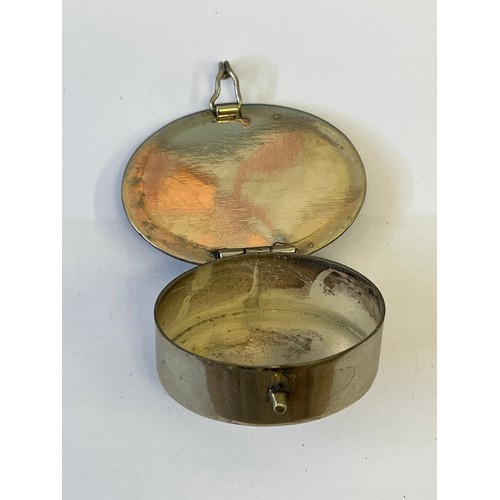 21 - A SOLID SILVER PILL BOX WITH A LID OF MOTHER OF PEARL WEIGHT 12.92GR