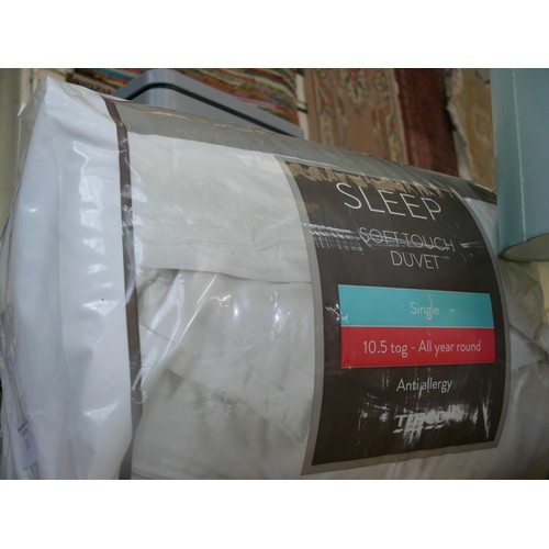 311 - New single duvet, 3 table lamps and a pedal bin