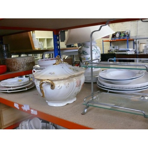 312 - 2 shelves of mixed vintage china and kitchenware