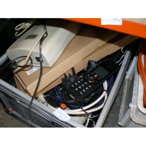 314 - Large lot of electricals
