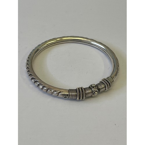 26 - 3 SILVER BANGLE BRACELETS ALL IN LOVELY INDIAN DESIGN PLUS A SILVER BANGLE  WEIGHT 67.29 GR