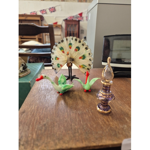 346 - Mixed decorative glass lot to include miniature scent bottle and glass animals