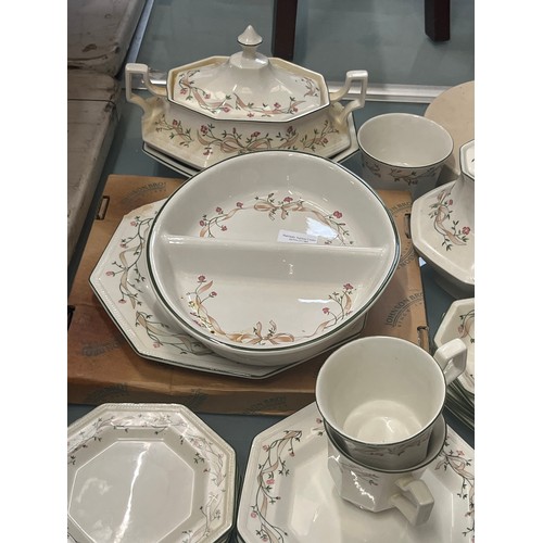 355 - Large collection of Eternal Beau tableware by Johnson Bros