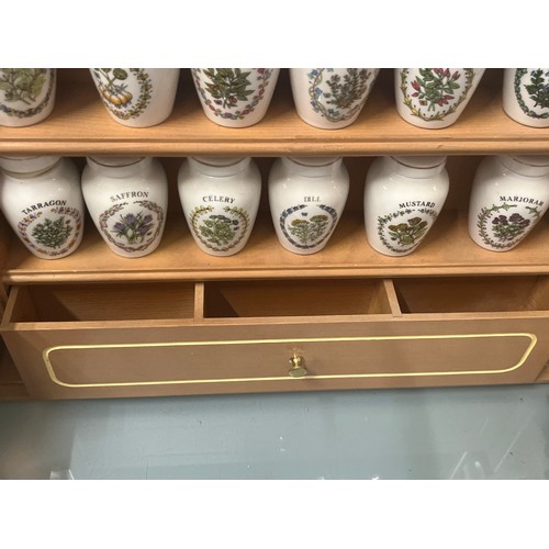 349 - Franklin Mint Gloria Concepts spice jars x 24 on a wooden spice rack