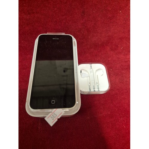 8 - AN iPHONE 5C PLUS SET NEW EAR BUDS