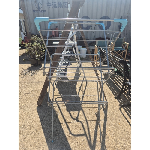 389C - Folding clothes airer