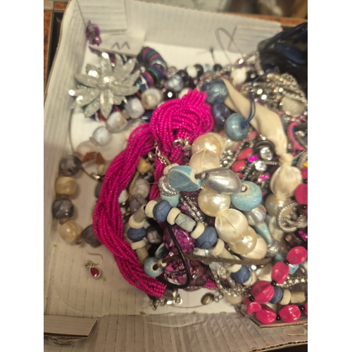 42 - Large tray of nice costume jewellery
