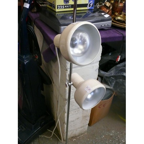 356 - 2 CREAM MOVEABLE ENAMEL SPOTLIGHTS ON A CHROME AND ENAMEL BASE