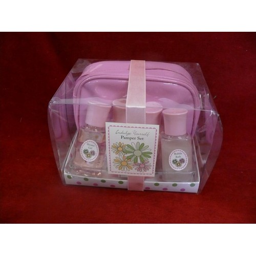 70 - New Indulge Yourself pamper set plus Past Times orange and clover handwarmers, Radio alarm clock and... 