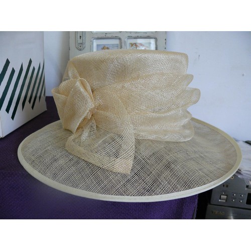 113 - John Lewis Ladies dress hat plus handbag, ladies gloves and flowers