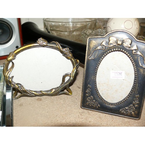 158 - Collection of various ornate metal and glass picture frames