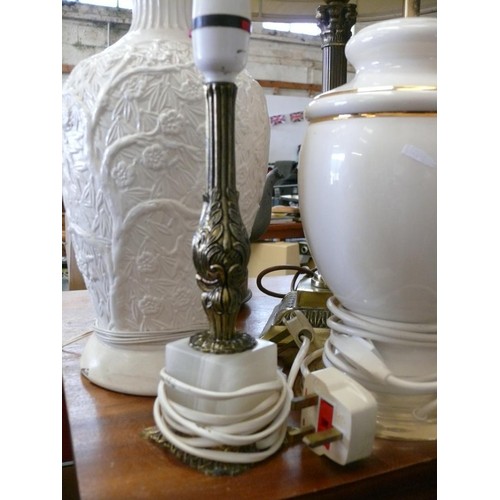 174 - Collection of 5 decorative table lamps