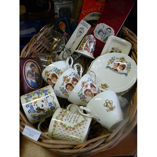 225 - Very large collection of commemorative Royalty items
