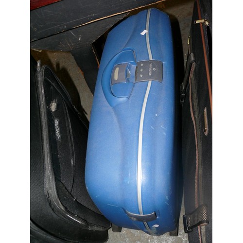 230 - 5 Large suitcases