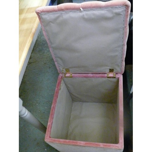 239 - Small storage ottoman with padded top and lift up lid in salmon pink