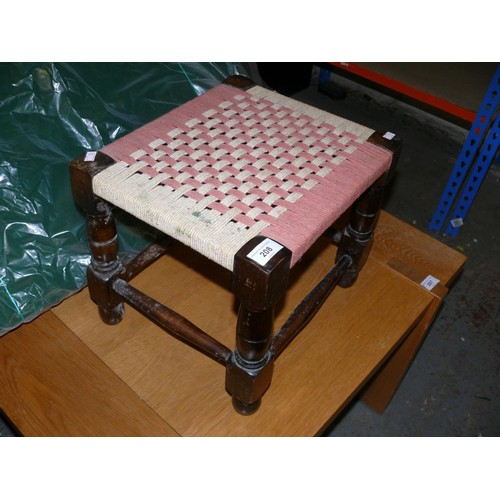 Lot 208       