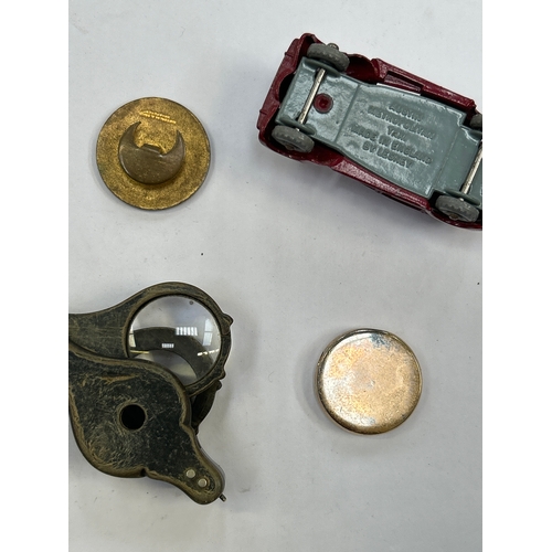 11 - Mixed Collectables to include an Austin Metropolitan Taxi by Matchbox Lesney, an antique horn jewell... 