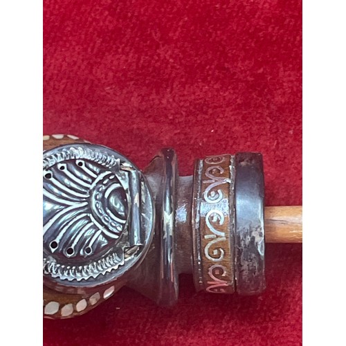 18 - An unusual covered smoking pipe, with a turned wooden mouthpiece and carved wooden bowl inlaid with ... 