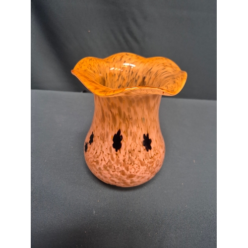 30 - Victorian cranberry glass ruffled bowl with applied decoration 14cm dia plus 2 Murano glass vases