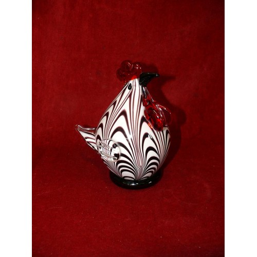 1 - MURANO STYLE ART GLASS ROOSTER FIGURINE, HAND BLOWN WITH BLACK SWIRLS ON A WHITE BODY. 18CM TALL.