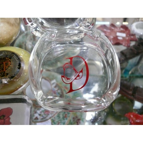 24 - COLLECTION OF PAPERWEIGHTS AND ASHTRAYS. INCLUDING GENUINE HAND CARVED ALABASTER BALL, BUBBLE GLASS ... 