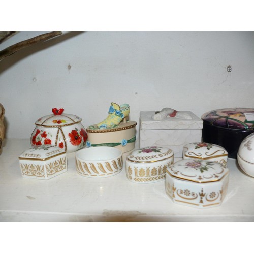 55 - GROUP OF PORCELAIN AND CERAMIC TRINKET BOXES, INCLUDING SEVERAL FROM EMPRESS JOSEPHINE'S ROSE GARDEN... 