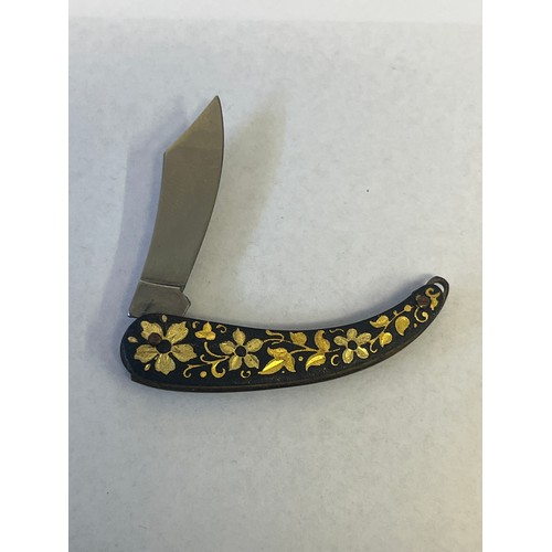 10E - A GENUINE LAGUIOLE T12 PEN KNIFE WITH BEE BACK AND BLACK AND WHITE HANDLE PLUS A TOLEDO INOX Spanish... 