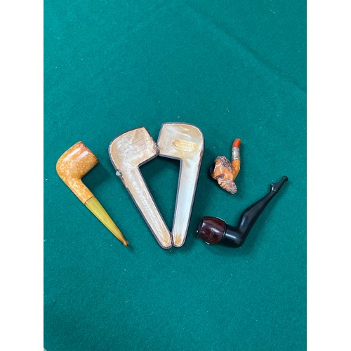 7 - Three vintage pipes to include a briar and bakelite 