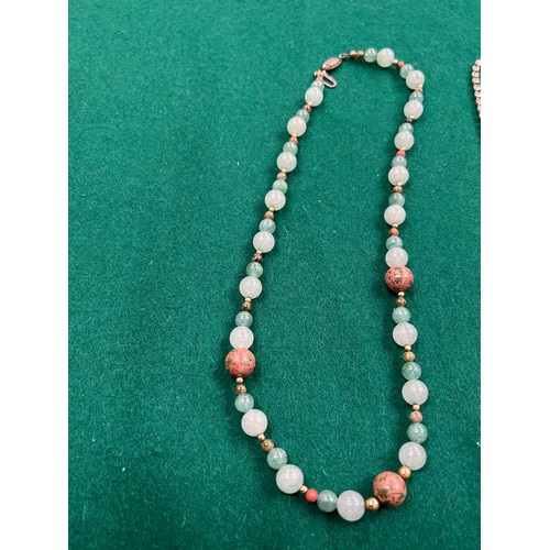 34 - Vintage costume jewellery including a 1950's green agate, glass & gilt bead necklace and a 1950's rh... 