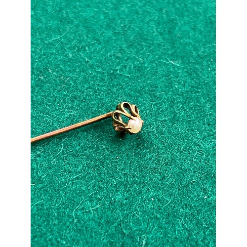 43 - Victorian 14ct gold and pearl stick pin marked 14K