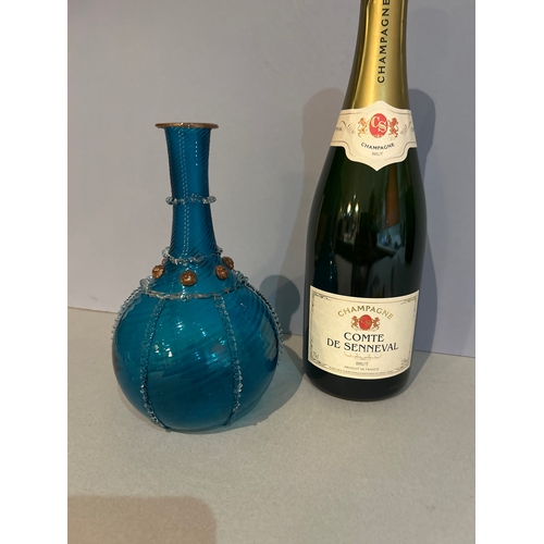 8 - Antonio Salviati, Murano, attributed. An early 20th Century Venetian glass bottle vase with spiral t... 