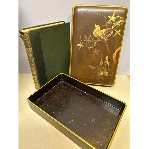 140 - An early 20th Century Japanese glove or scarf box in chestnut lacquer with gilt design of a bird on ... 