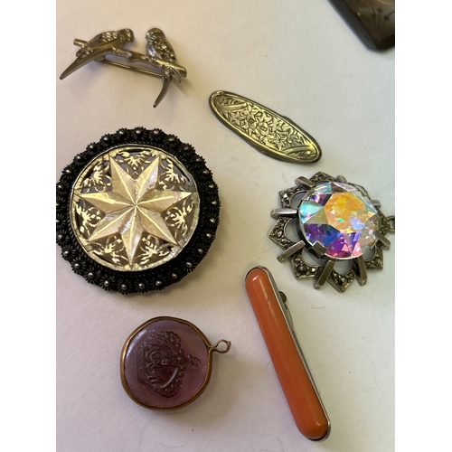118 - Good selection of Victorian & vintage costume jewellery comprising a coral bar brooch marked “sterli... 