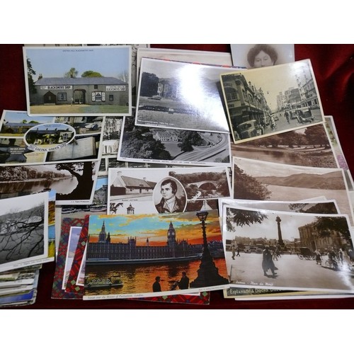 18 - A GOOD COLLECTION OF VINTAGE POST CARDS
