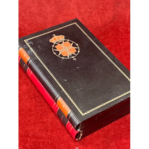 9 - A JEWEL BOX IN THE FORM OF TWO BOOKS INCLUDING THE CONTENTS