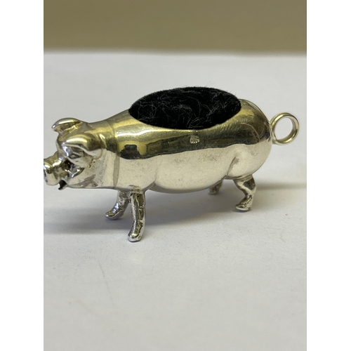 139 - A sterling silver pig pincushion, Birmingham hallmark, 22 grams