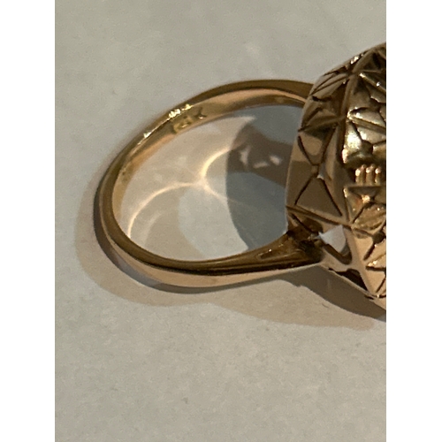 47B - A vintage 14 ct gold ring. 4.34 grams. Marked 14K, the setting for a large stone approx 15mm x 12mm.